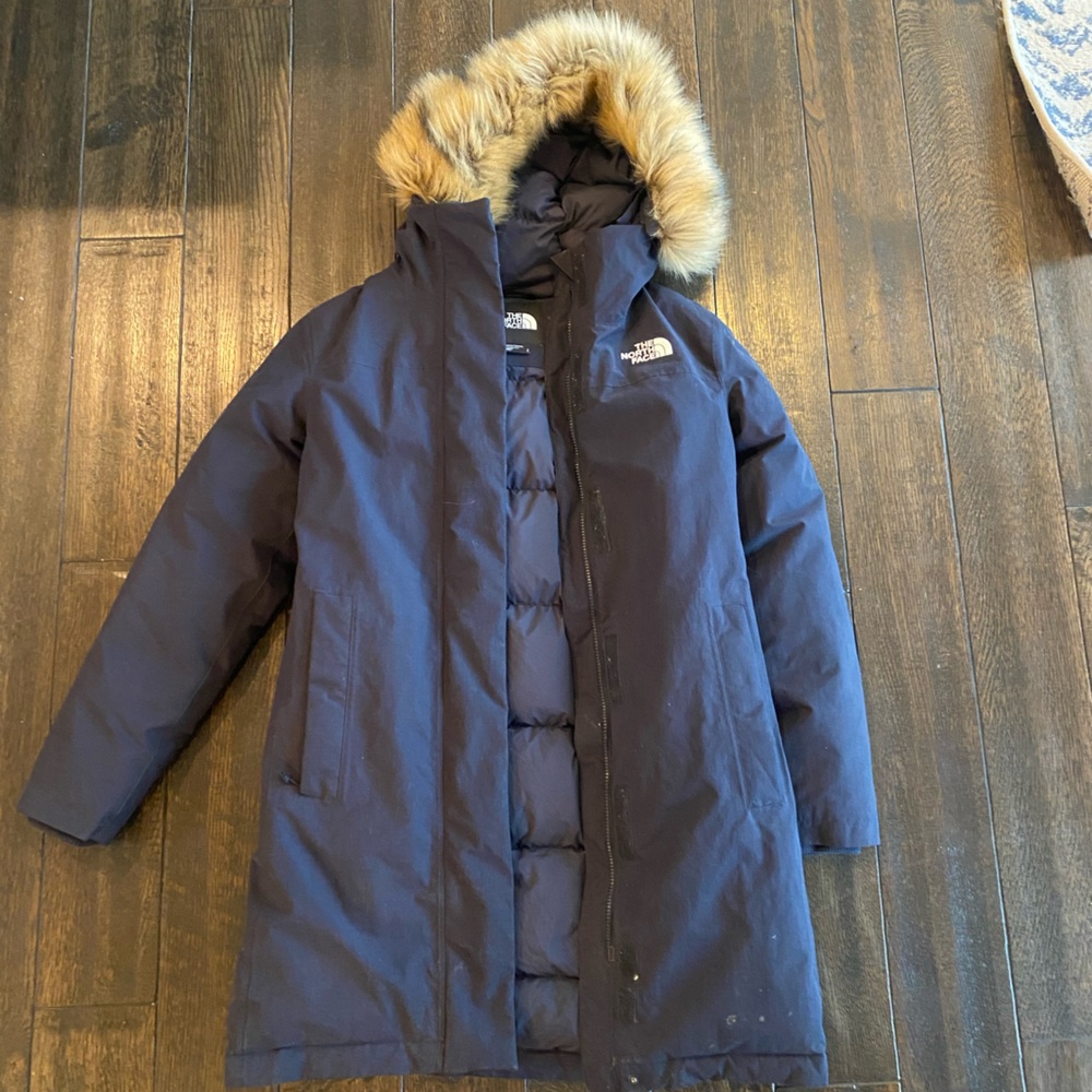 New and barely used north face women's jacket